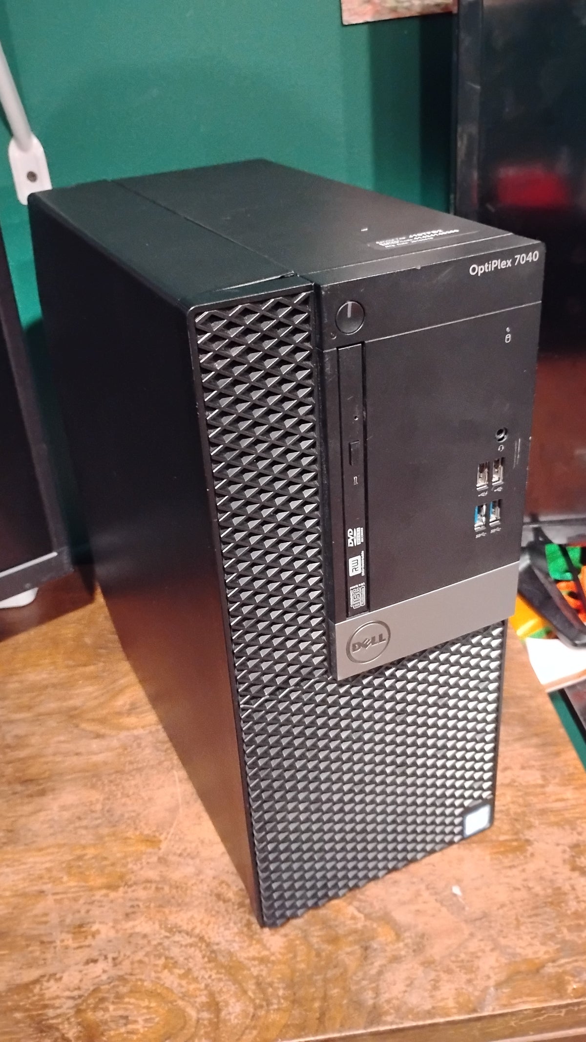Dell OptiPlex 7040 MT Gaming PC Bundle | GTX1650 | i5 6500| DDR 4 RAM 16GB RAM | 1TB SSD | Windows 11 Pro